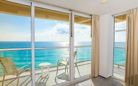 Stunning! 2 Bdrm Beach/Oceanfront Condo On Cancun Beach - Hotel Zone
